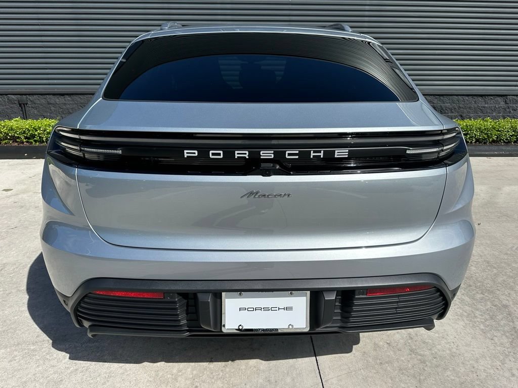 Used 2026 Porsche Macan Electric RWD image 12