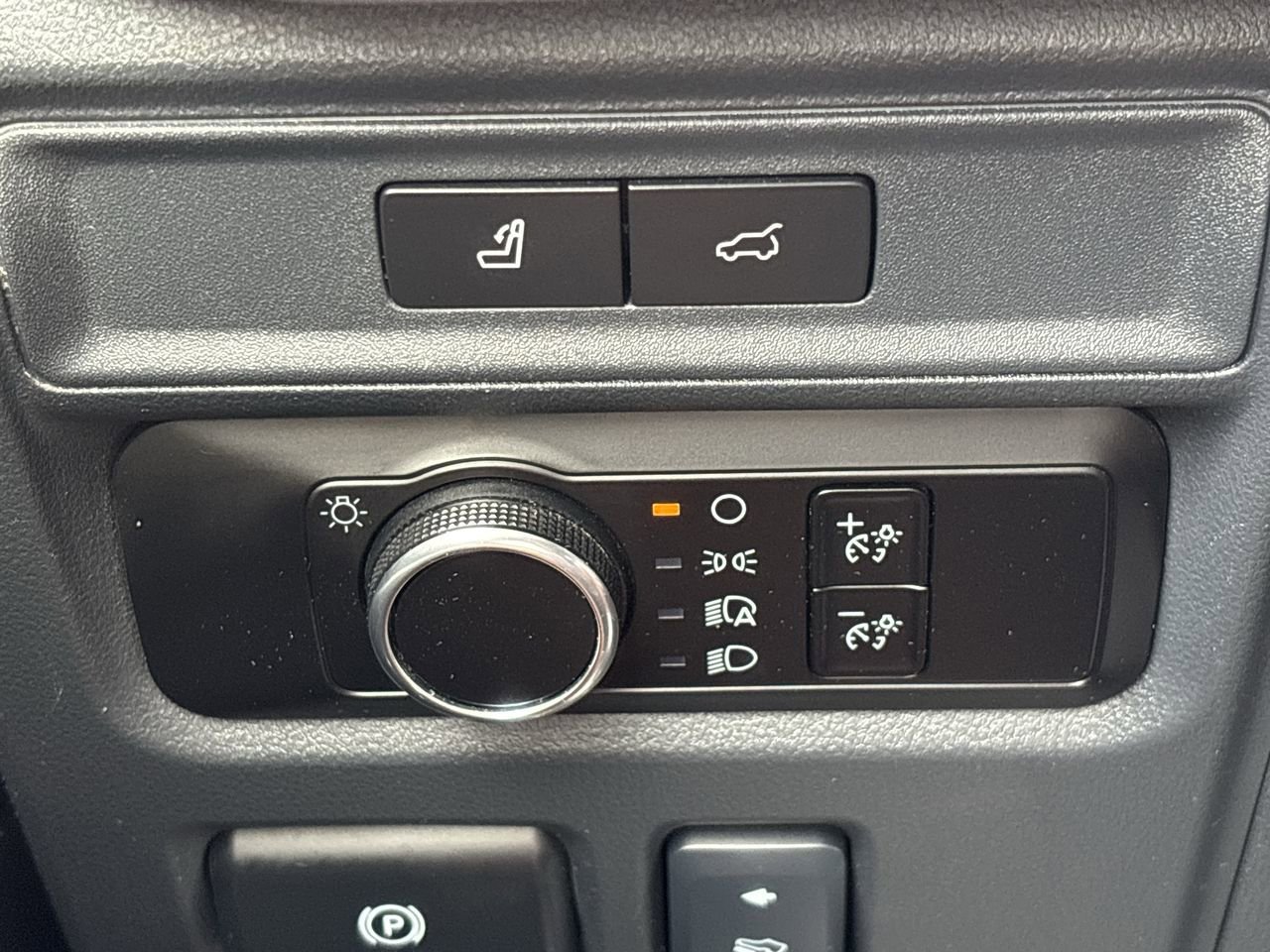 Certified 2024 Ford Expedition Max XLT image 28