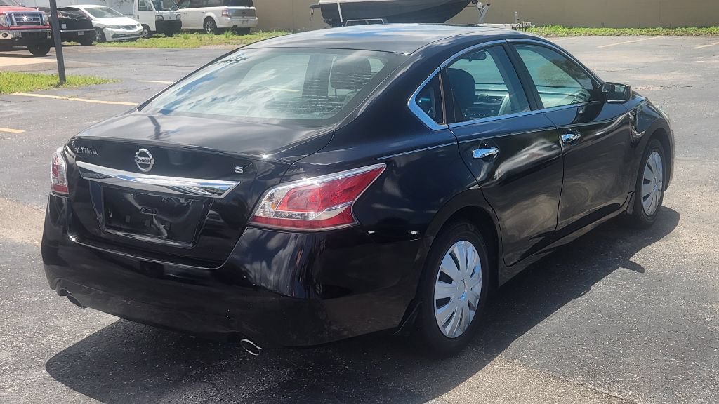 Used 2015 Nissan Altima 2.5 S FWD image 6