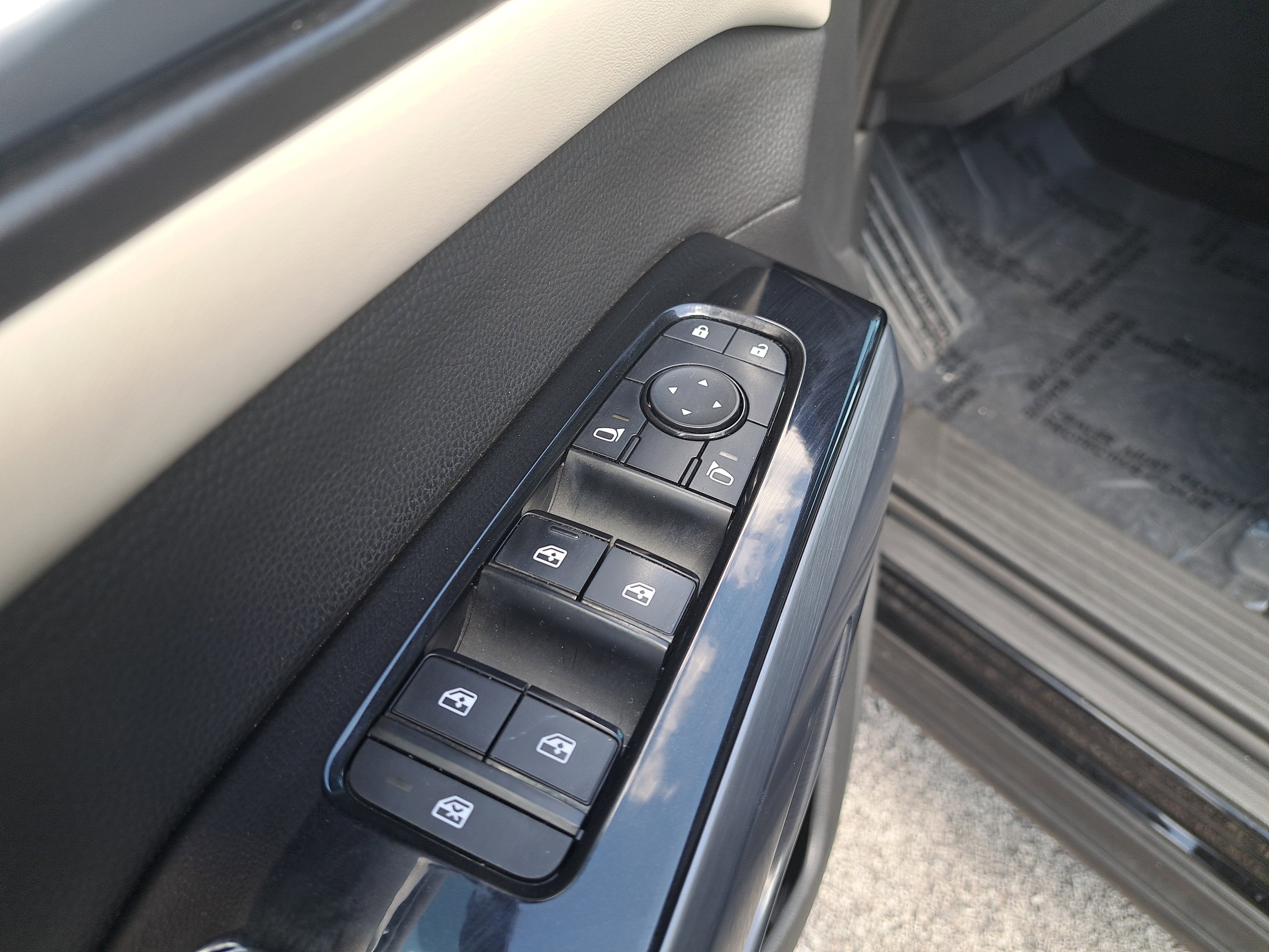 Certified 2022 Nissan Pathfinder SL image 19