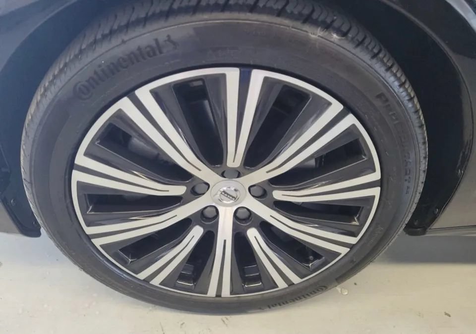 Used 2023 Volvo S90 B6 Plus AWD/4WD image 14