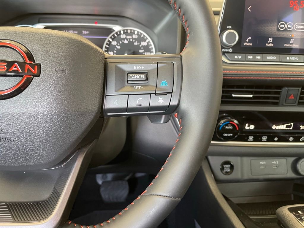 Certified 2025 Nissan Rogue SV image 14