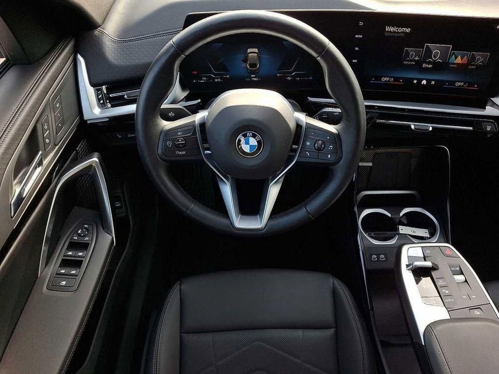 Used 2025 BMW X2 xDrive28i image 12