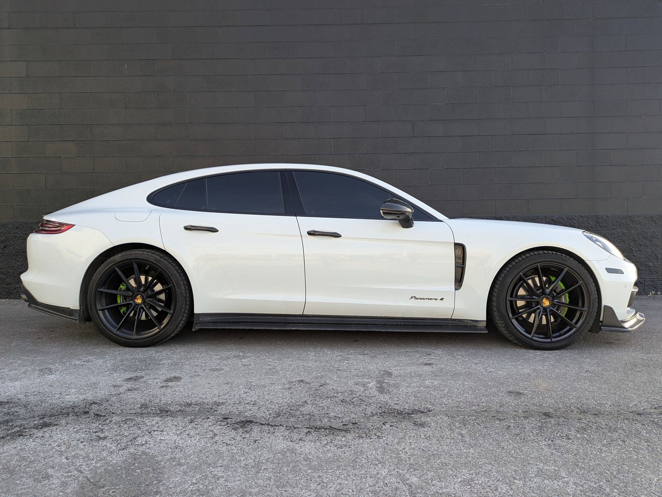 Used 2018 Porsche Panamera 4 image 4