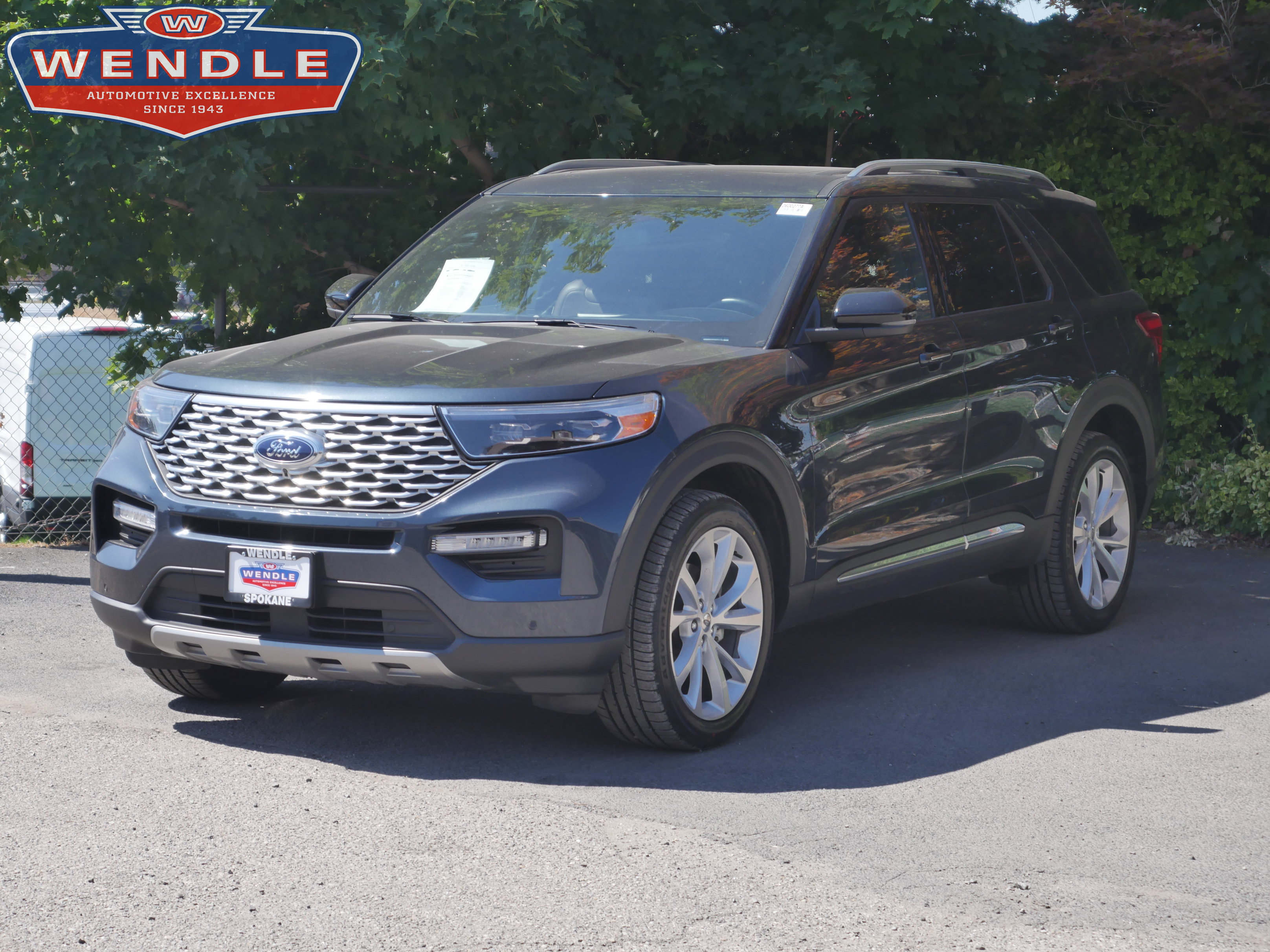 Certified 2024 Ford Explorer Platinum AWD/4WD image 1