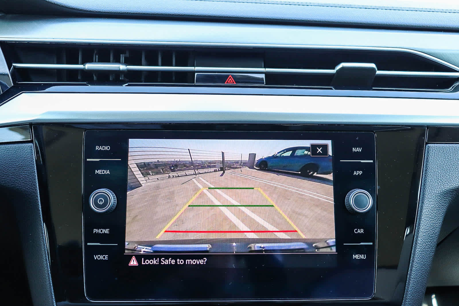 Used 2021 Volkswagen Arteon SE image 24