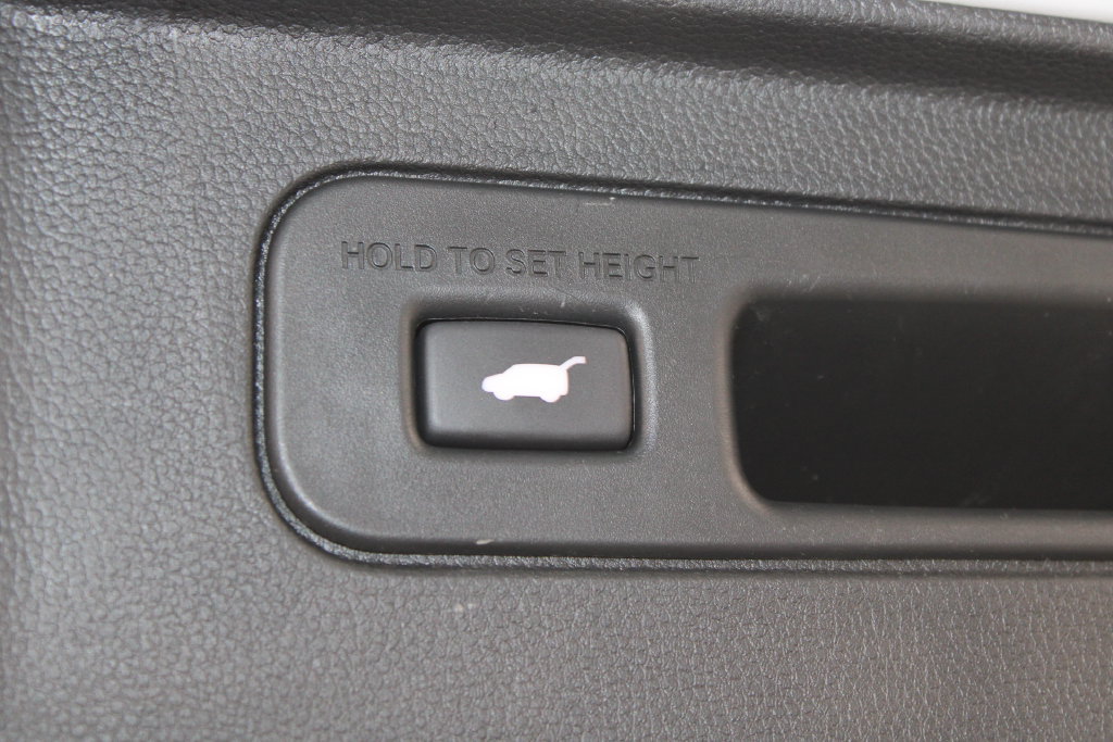 Used 2023 Honda Pilot Touring image 14