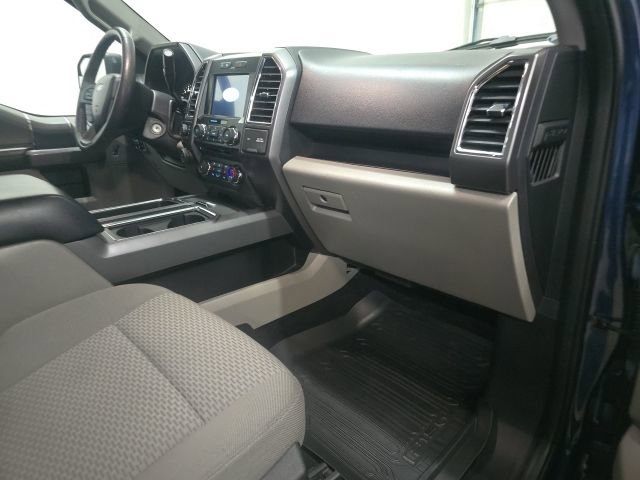 Used 2016 Ford F150 XLT w/ Equipment Group 302A Luxury image 4