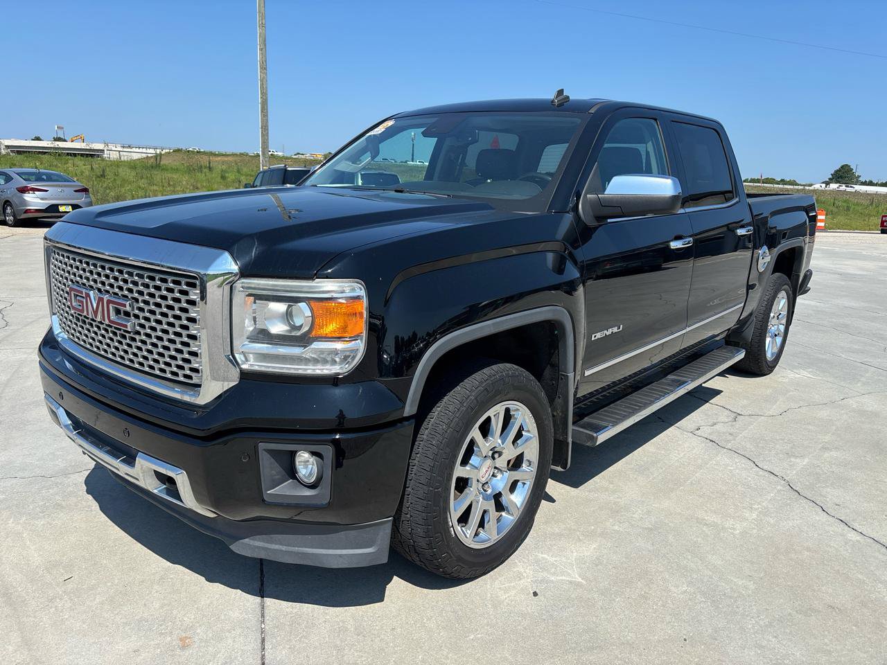 Used 2014 GMC Sierra 1500 Denali w/ Driver Alert Package AWD/4WD image 9