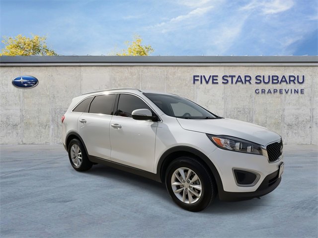 Used 2016 Kia Sorento LX w/ LX Convenience Package image 2