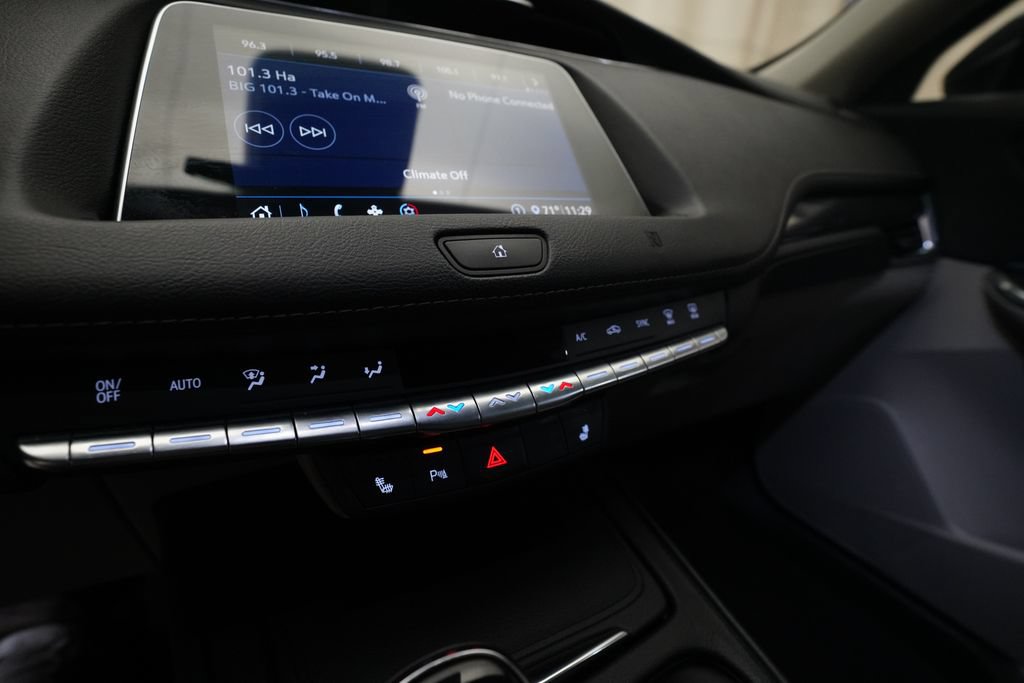 Used 2020 Cadillac XT4 Luxury w/ Cold Weather Package AWD/4WD image 20