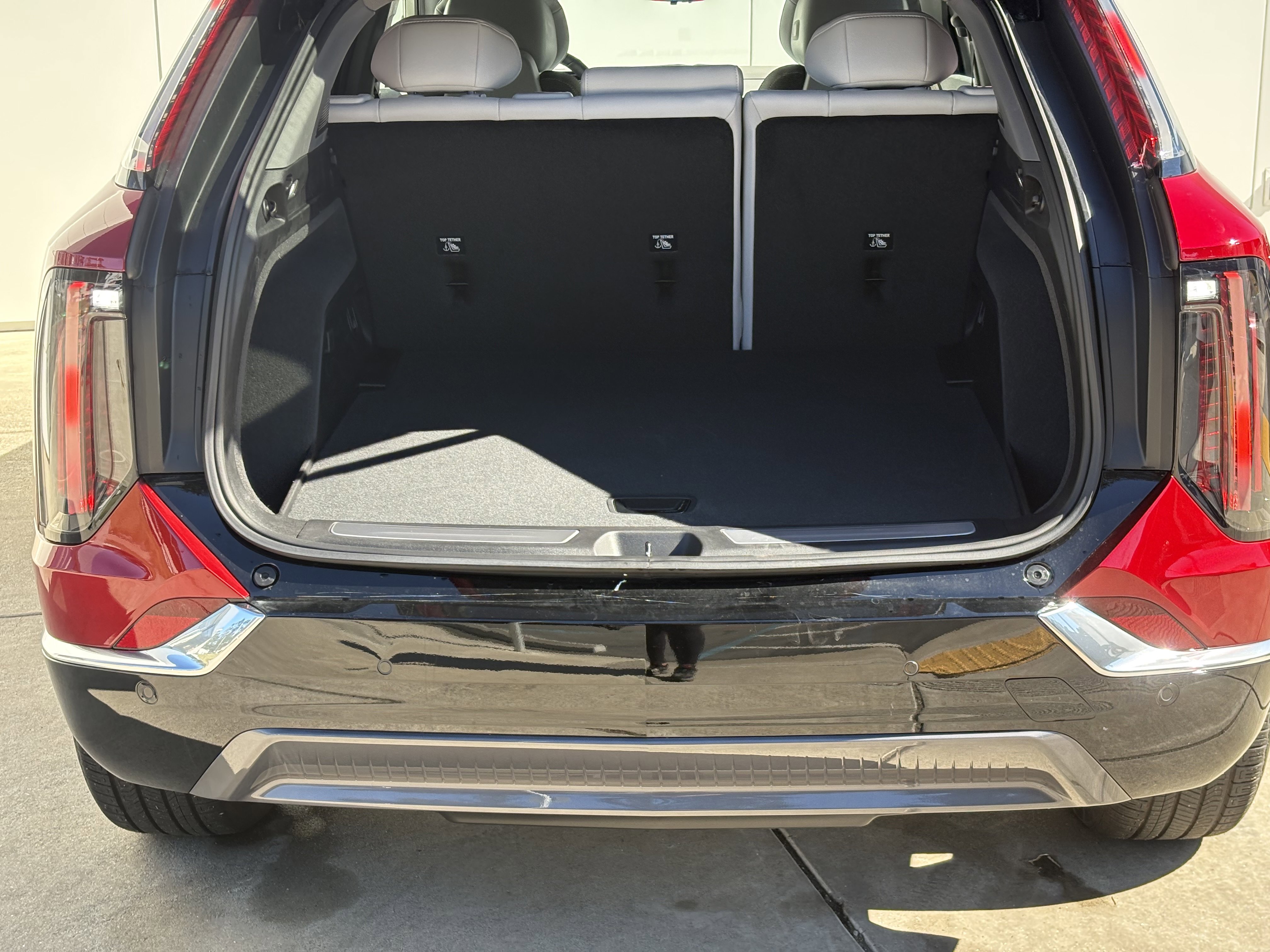 New 2025 Cadillac Optiq Luxury 1 image 9