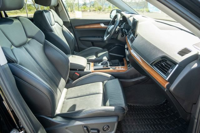 Used 2021 Audi Q5 e Premium Plus w/ Premium Plus Package image 28