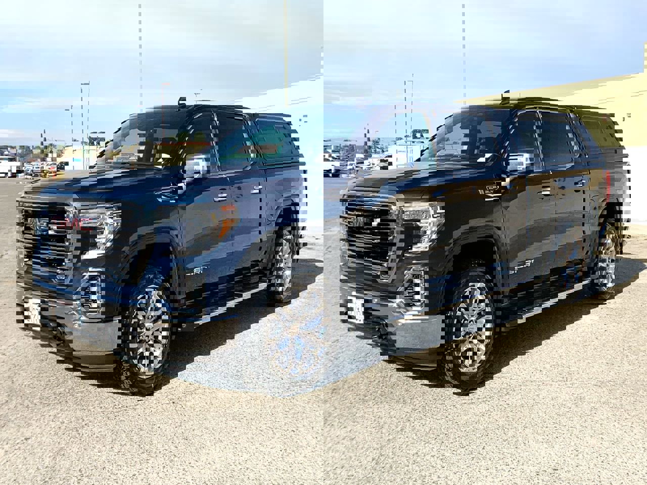 Used 2021 GMC Sierra 1500 SLT w/ SLT Premium Plus Package image 1