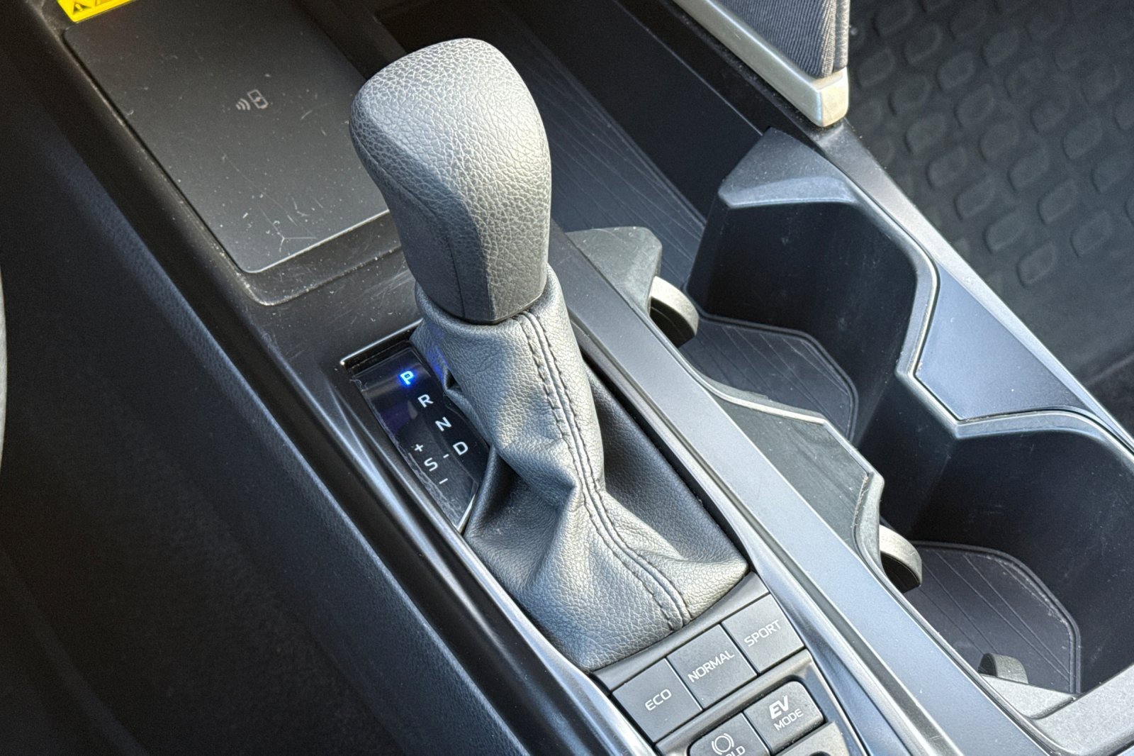 Used 2025 Toyota Camry LE image 25