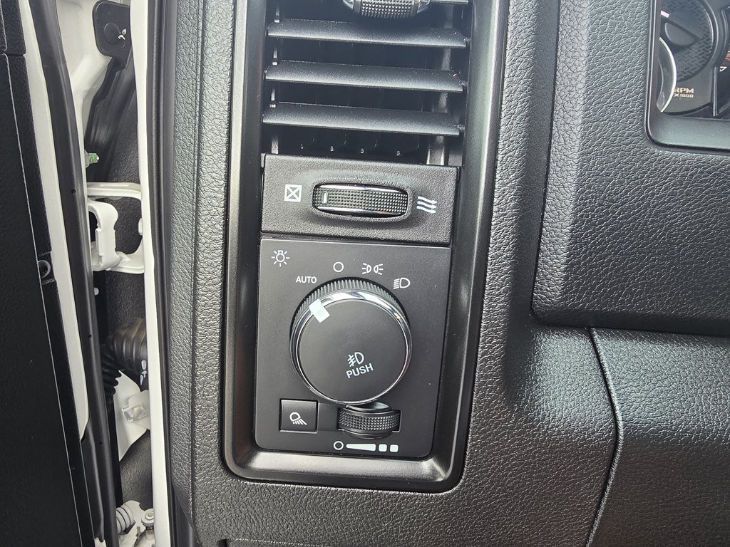 Used 2018 RAM 1500 Rebel w/ Luxury Group AWD/4WD image 18