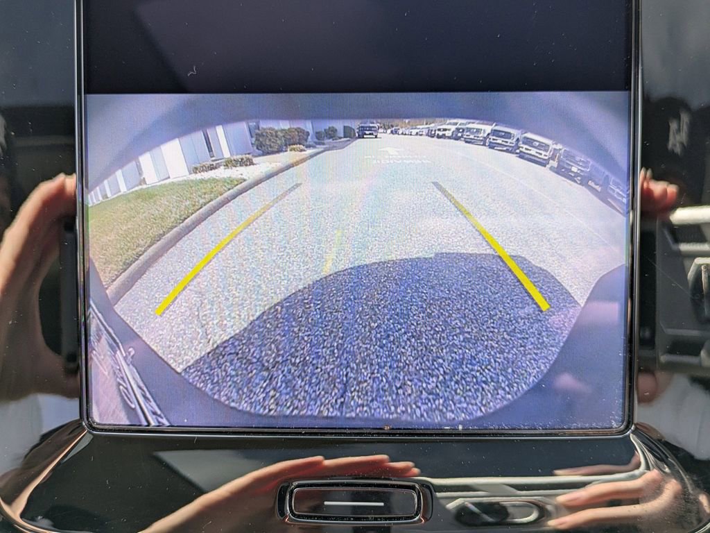 Certified 2023 Volvo XC40 B5 Plus w/ Driver Assist Package image 20