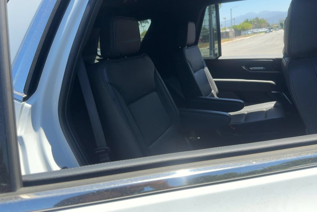 Used 2025 GMC Yukon Denali AWD/4WD image 13