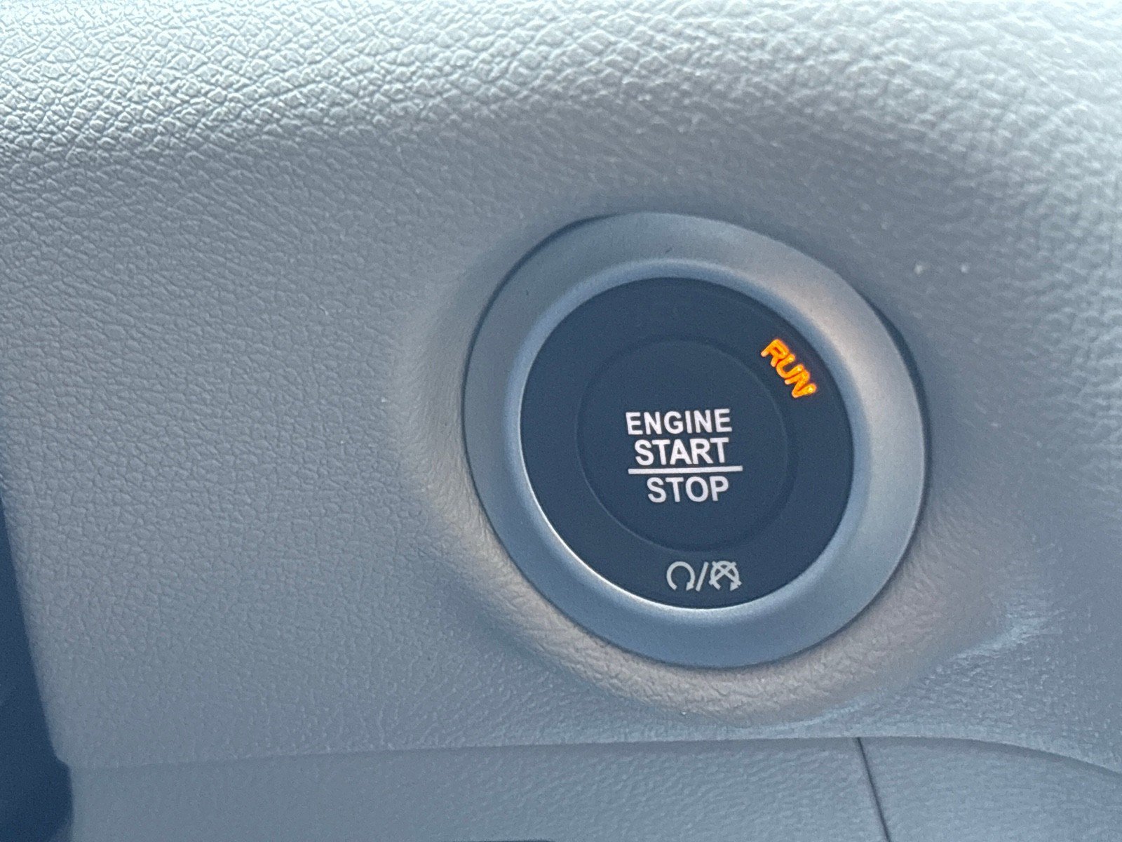 Used 2023 Chrysler Pacifica Touring-L image 19