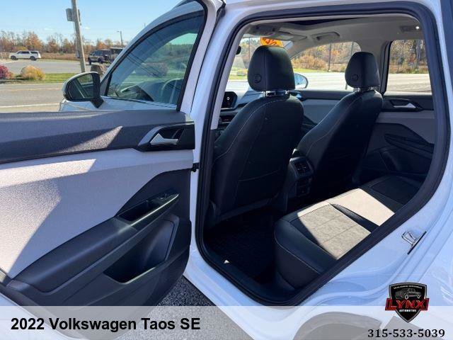 Used 2022 Volkswagen Taos SE w/ Panoramic Sunroof Package image 37