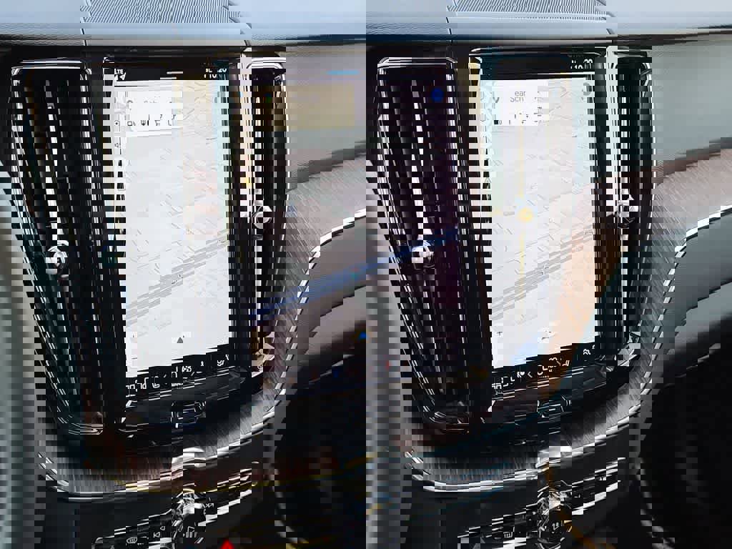 Used 2022 Volvo XC60 B5 Momentum AWD/4WD image 30