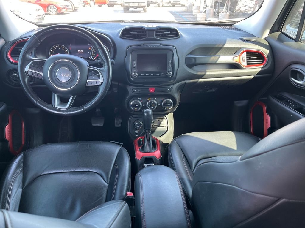 Used 2016 Jeep Renegade Trailhawk w/ Premium Trailhawk Package image 7