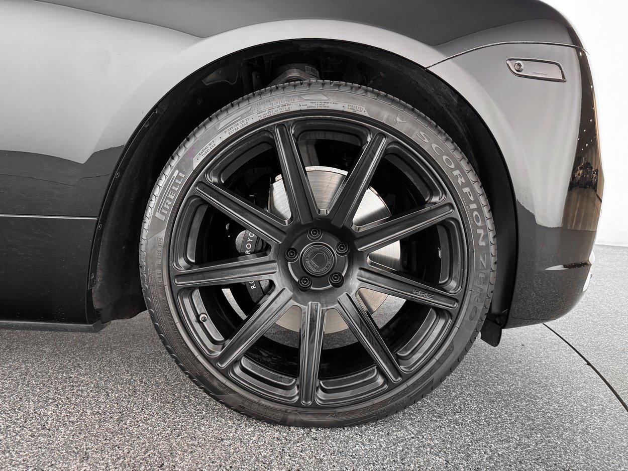 Used 2016 Rolls-Royce Dawn RWD image 37
