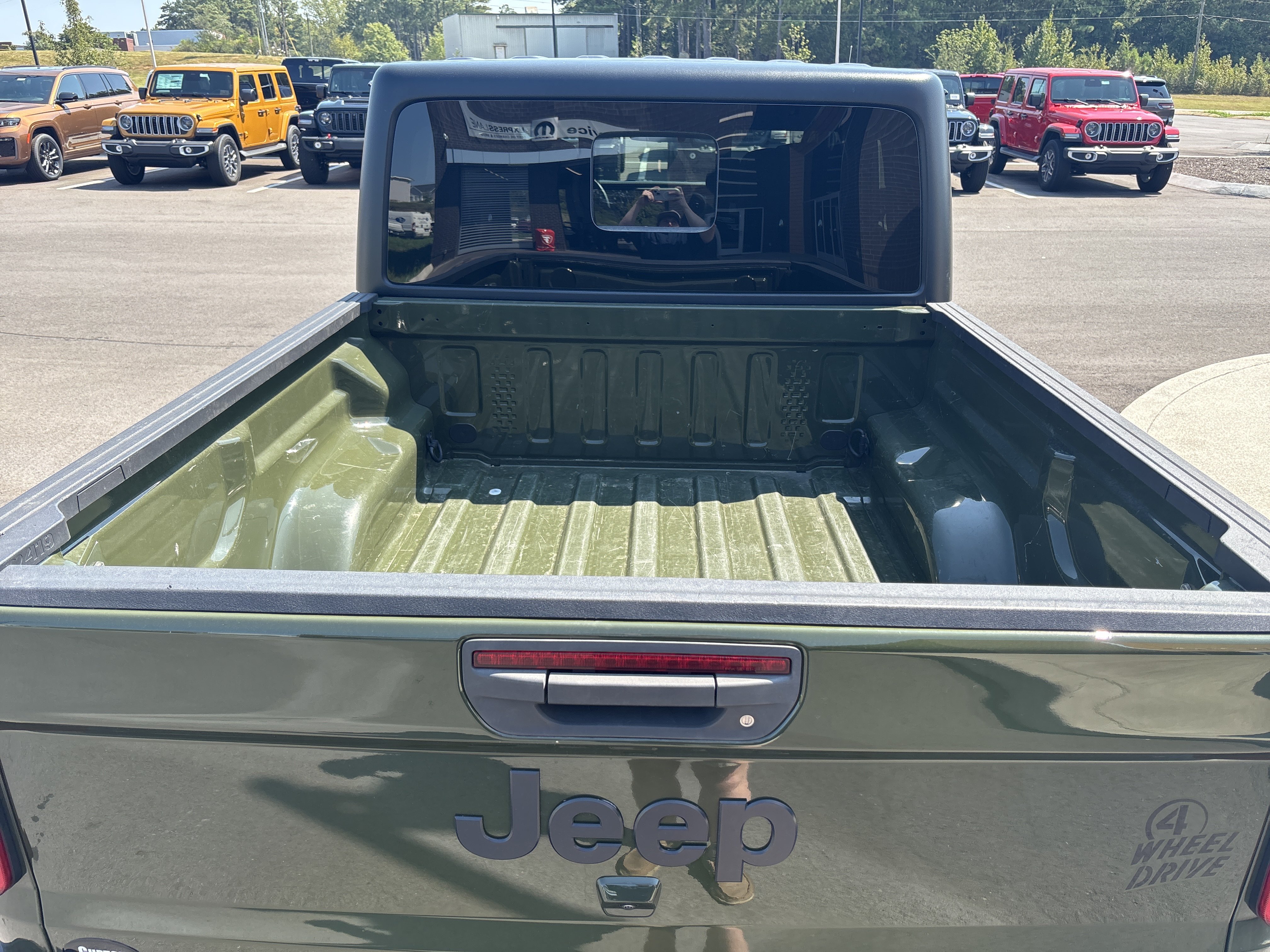 Used 2021 Jeep Gladiator Sport AWD/4WD image 36