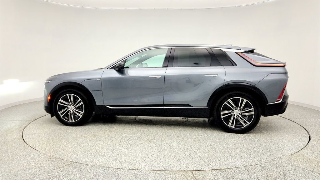 Used 2023 Cadillac Lyriq AWD image 8