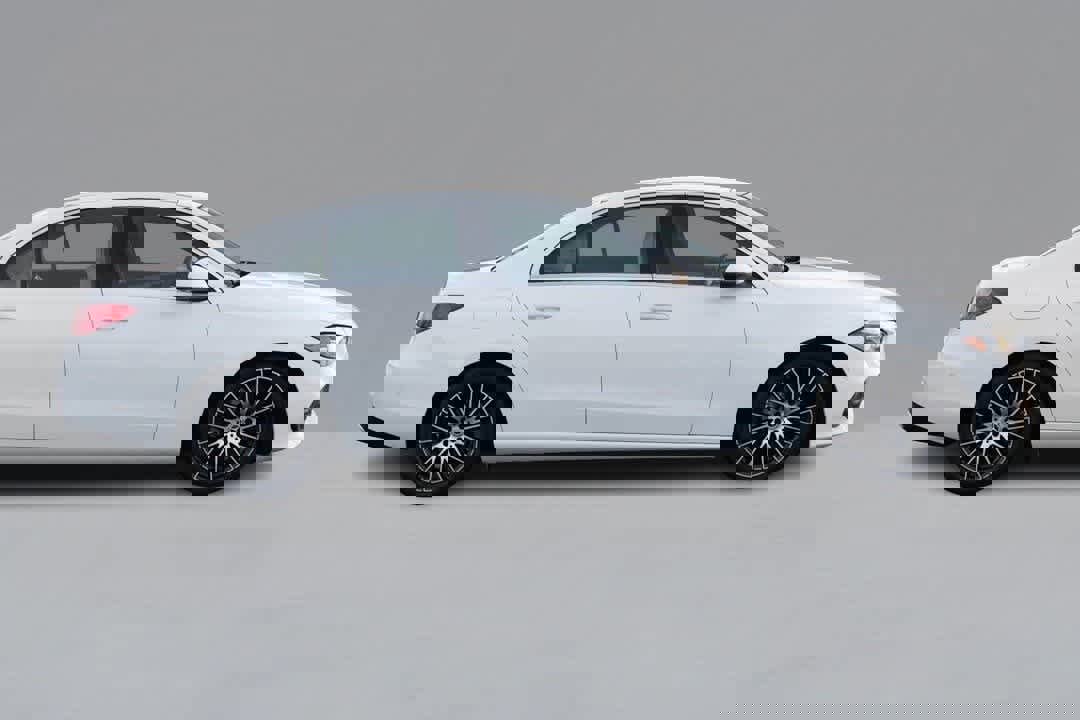 Used 2023 Mercedes-Benz C 300 4MATIC Sedan image 4