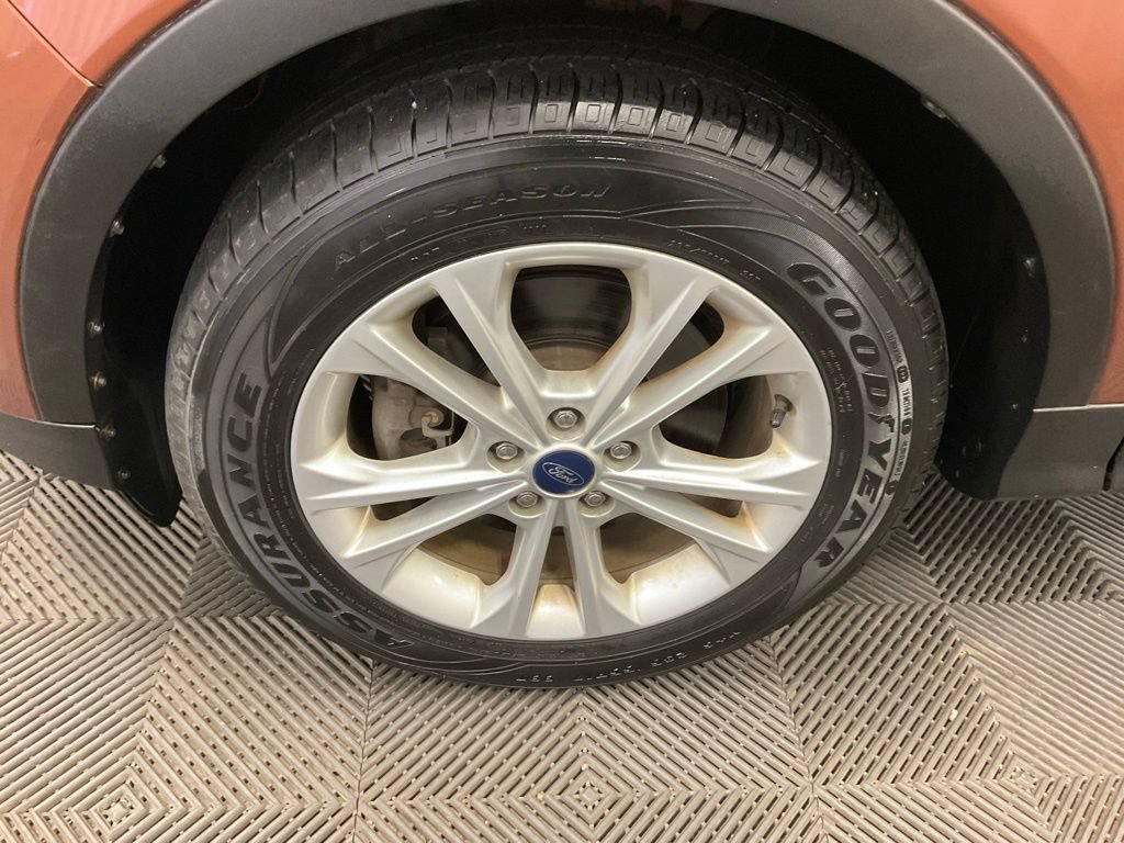 Used 2017 Ford Escape SE w/ SE Cold Weather Package AWD/4WD image 13