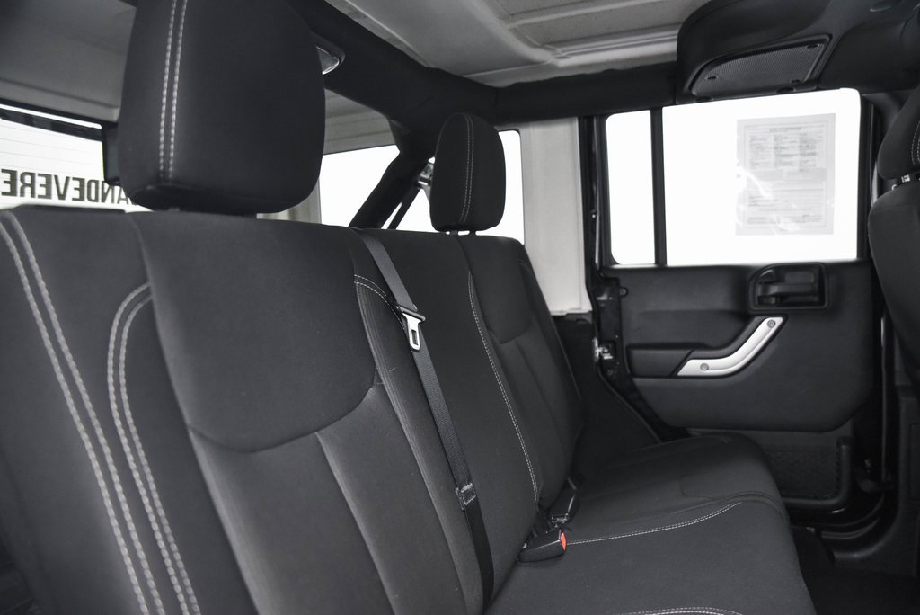 Used 2018 Jeep Wrangler Unlimited Sahara image 13