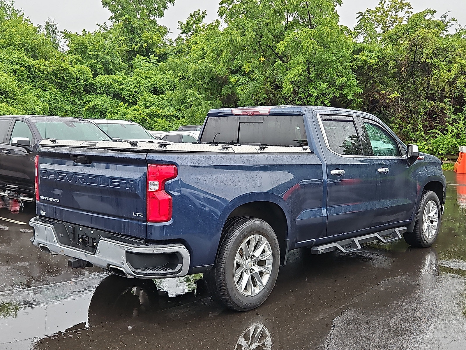 Certified 2021 Chevrolet Silverado 1500 LTZ w/ LTZ Premium Package AWD/4WD image 6