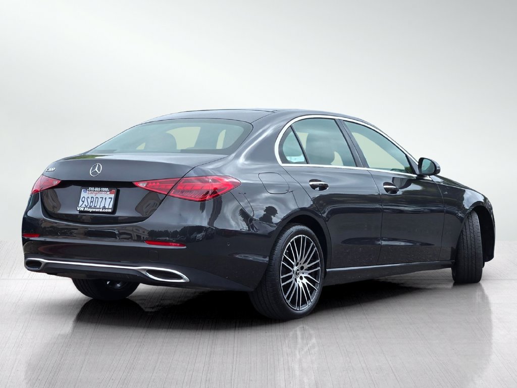 Used 2025 Mercedes-Benz C 300 Sedan image 5