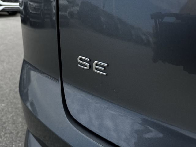 Certified 2024 Volkswagen Atlas Cross Sport SE w/ Black Wheel Package image 30