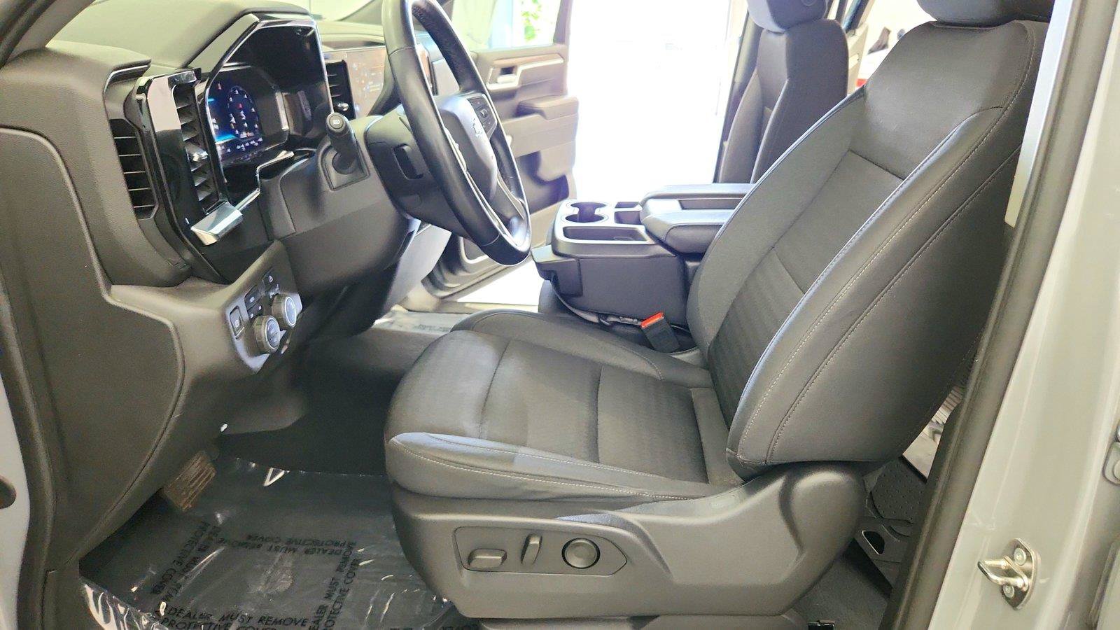Used 2024 Chevrolet Silverado 1500 LT AWD/4WD image 13
