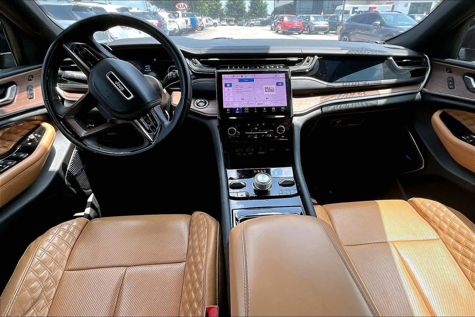 Used 2022 Jeep Grand Cherokee Summit w/ Adv Protech Group IV AWD/4WD image 7