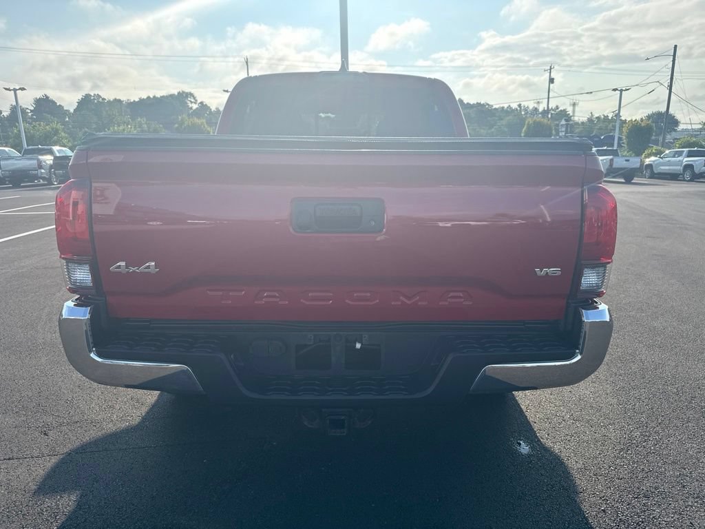 Used 2020 Toyota Tacoma SR5 AWD/4WD image 3