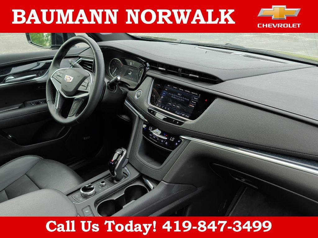 Used 2025 Cadillac XT5 Premium Luxury AWD/4WD image 12