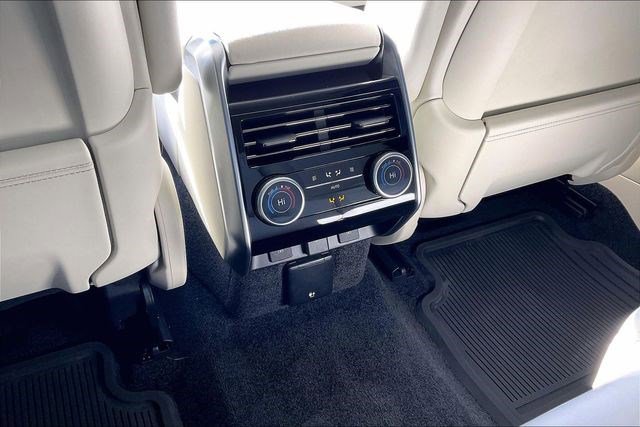 Used 2025 Land Rover Range Rover Long Wheelbase SE image 39