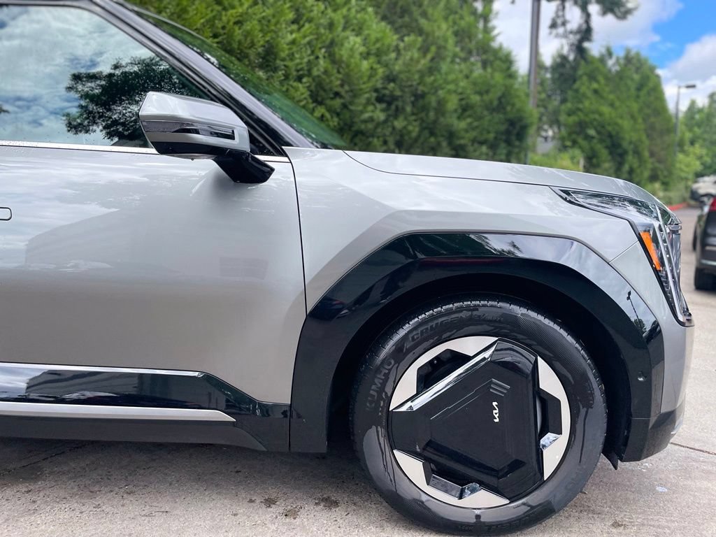 Certified 2024 Kia EV9 Land AWD/4WD image 2