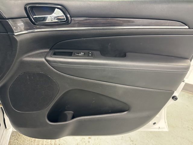 Used 2019 Jeep Grand Cherokee Overland w/ Jeep Active Safety Group image 30