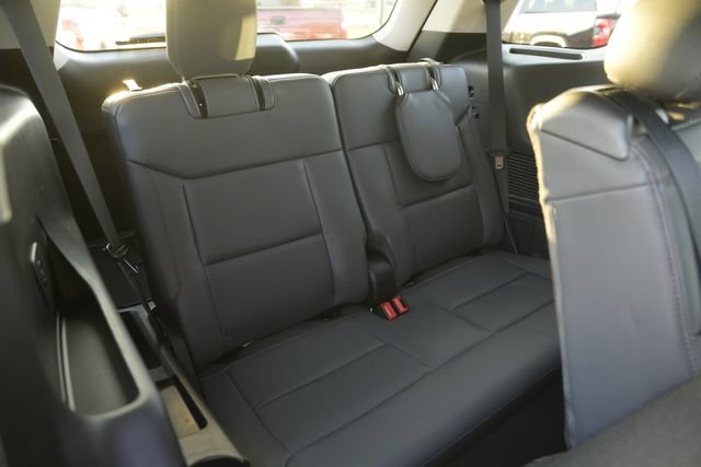 Used 2025 Ford Explorer Active w/ Active Comfort Package image 15