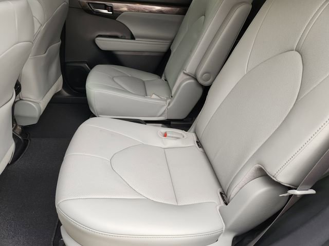 Used 2026 Toyota Highlander Limited image 21