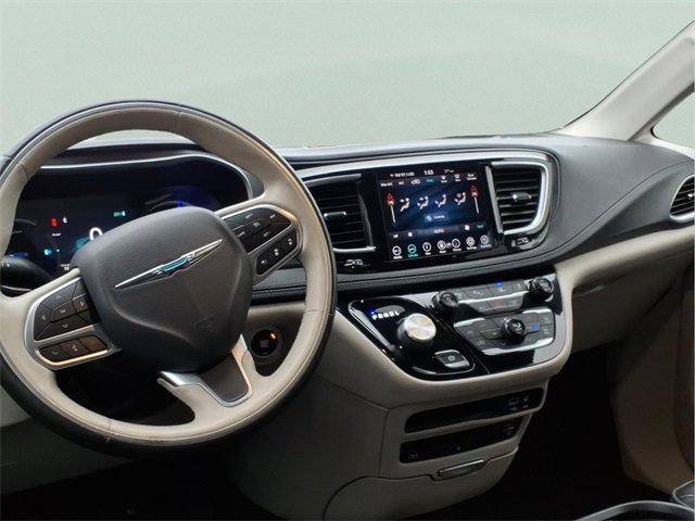 Used 2020 Chrysler Pacifica Limited w/ Advanced Safetytec Group image 11