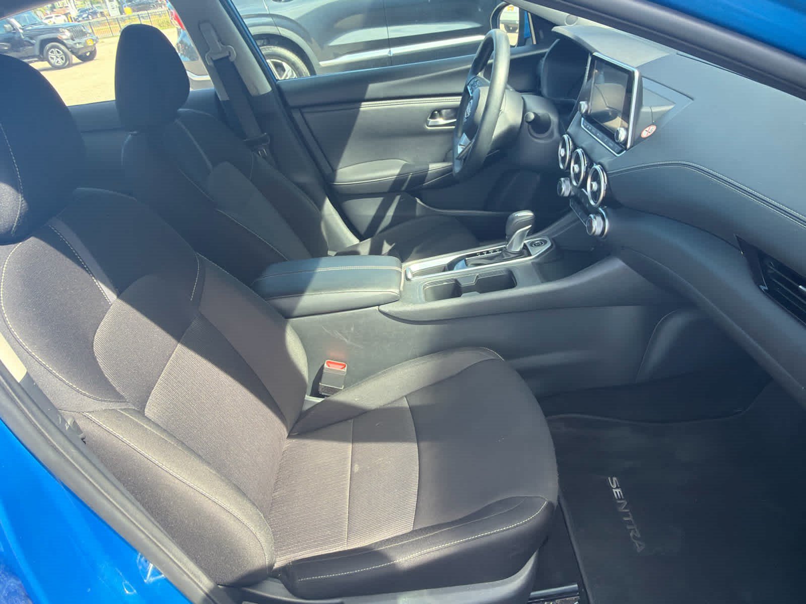 Used 2025 Nissan Sentra SV FWD image 7
