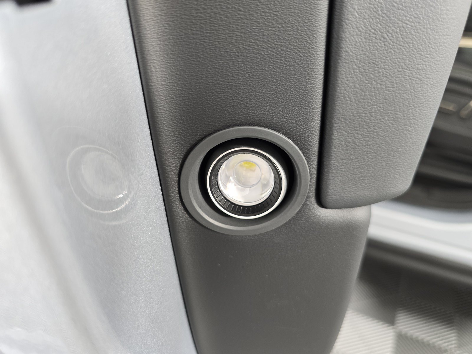 Used 2024 Rivian R1T Adventure AWD/4WD image 22