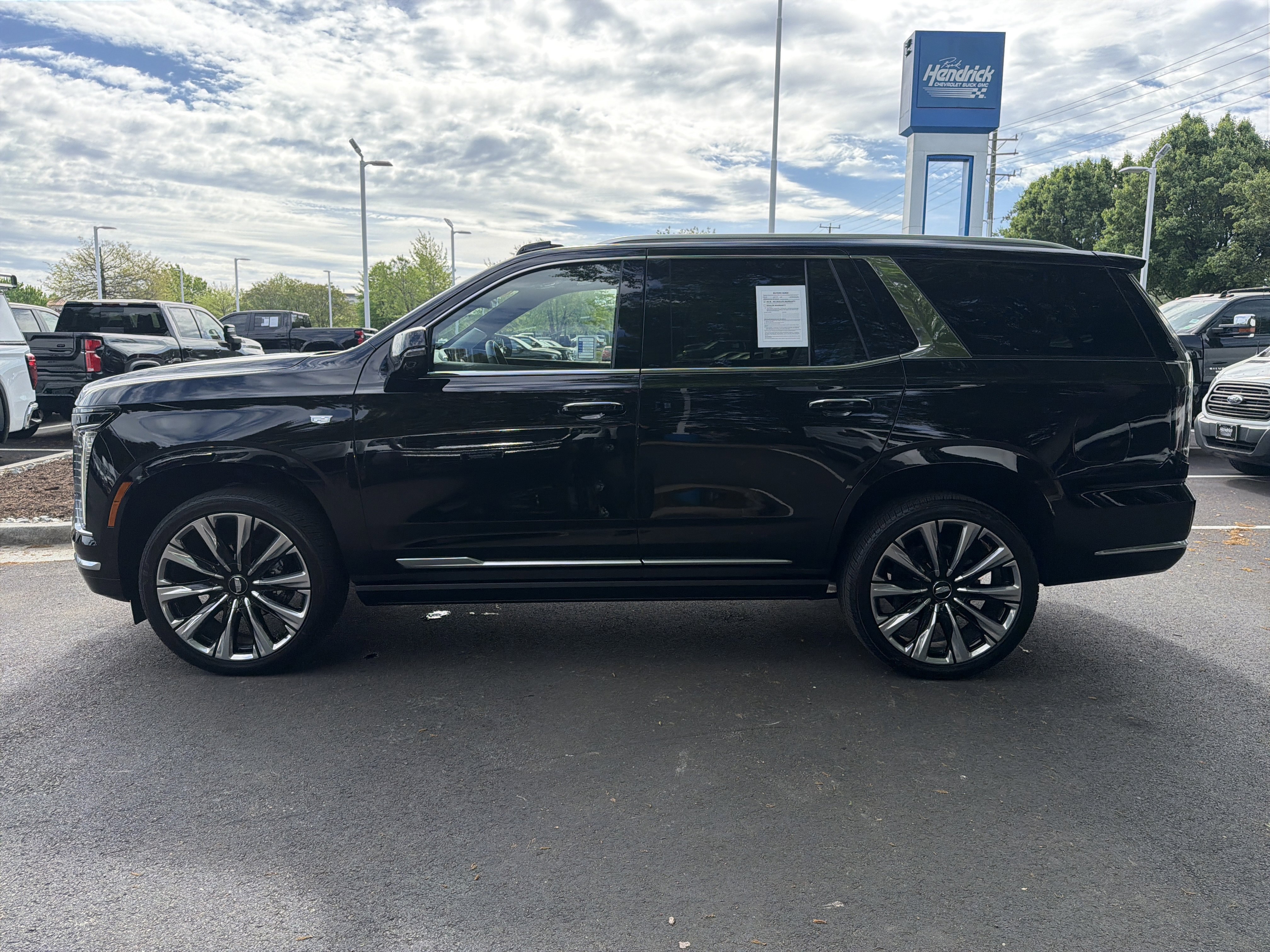 Used 2025 Cadillac Escalade Premium Luxury Platinum image 7