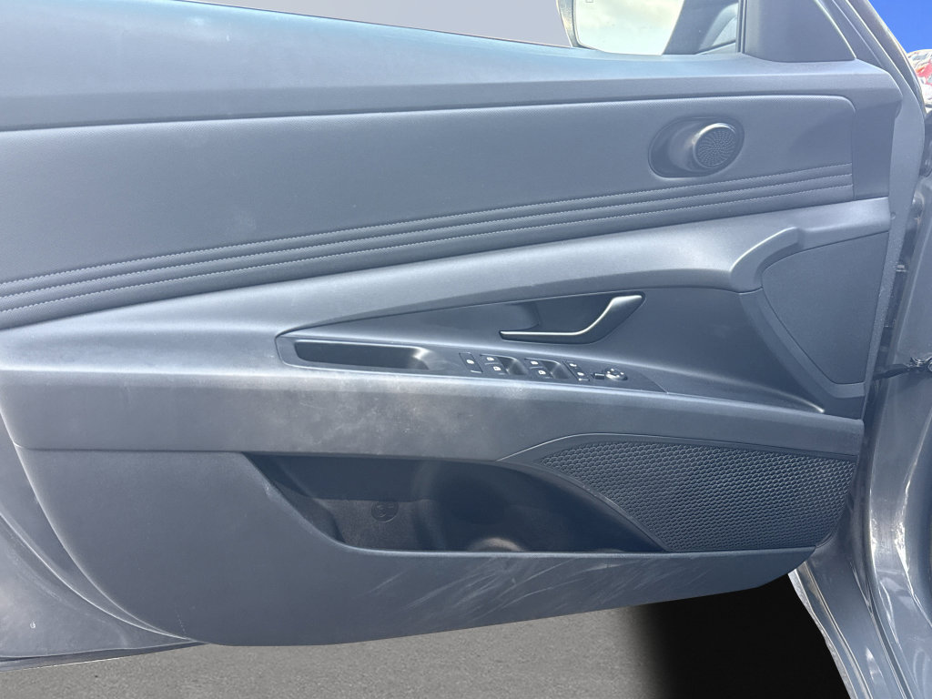 Certified 2025 Hyundai Elantra Sport FWD image 18