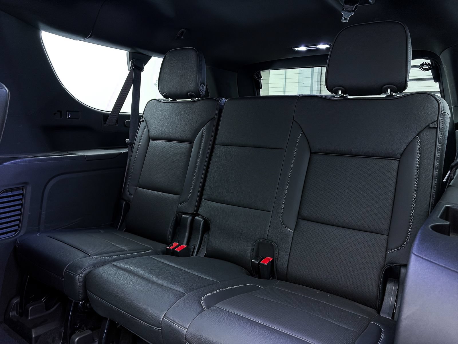 Used 2023 GMC Yukon XL Denali AWD/4WD image 41